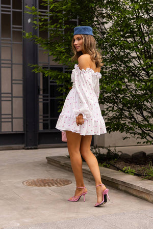 Rochie roz cu umeri goi din muselină, cu imprimeu floral