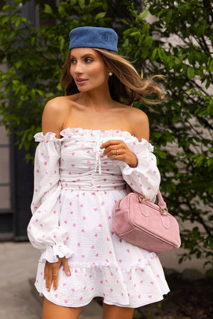Rochie roz cu umeri goi din muselină, cu imprimeu floral