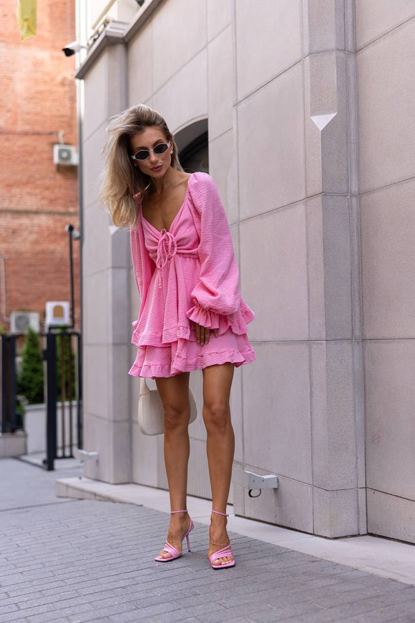 Rochie mini roz din muselină cu volane