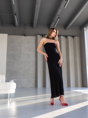 Emeline Strapless Pleated Dress – Black