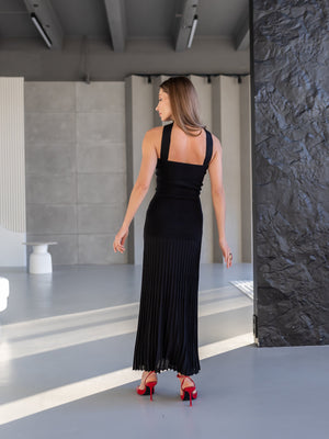 Emeline Strapless Pleated Dress – Black