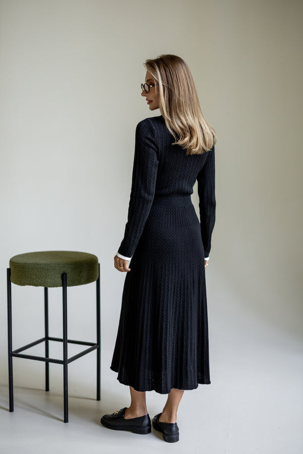 Constance Contrast-Collar Knit Midi Dress – Black