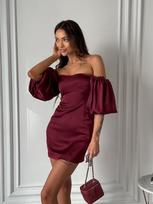Sylvette Off-Shoulder Satin Mini Dress – Burgundy