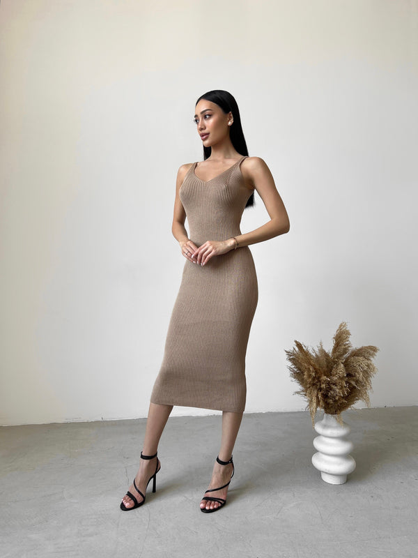 Isaure Ribbed Knit Midi Dress – Camel