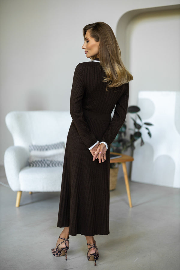 Constance Contrast-Collar Knit Midi Dress – Brown