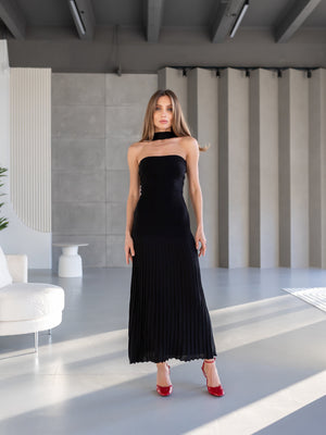 Emeline Strapless Pleated Dress – Black