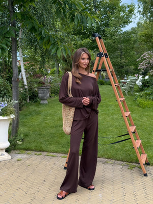 Céleste Off-Shoulder Knit Set – Chocolate