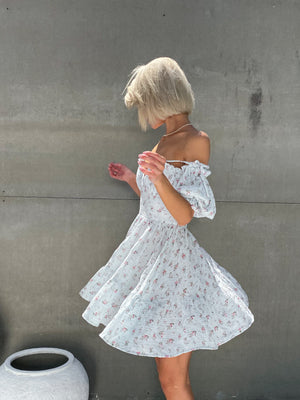 Flavie Off-Shoulder Tiered Mini Dress – White Floral