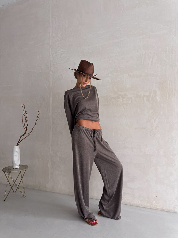 Céleste Off-Shoulder Knit Set – Dark Gray