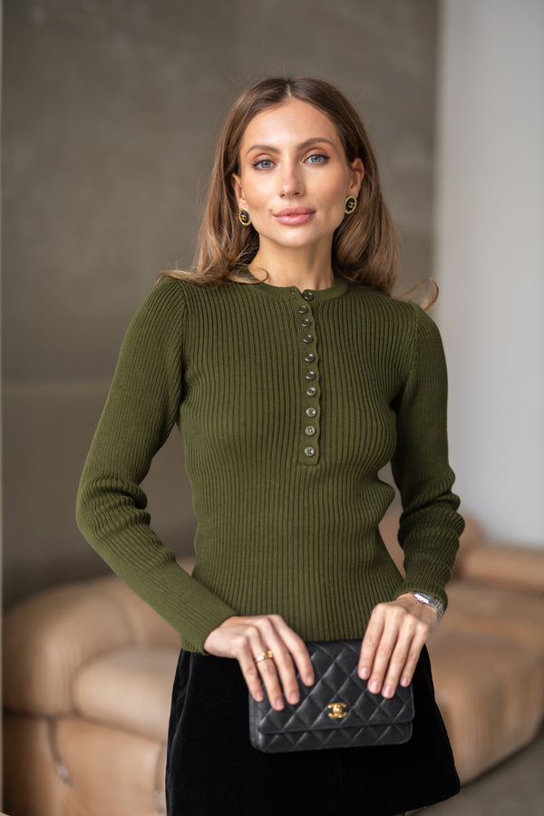 Elise Buttoned Knit Top – Khaki