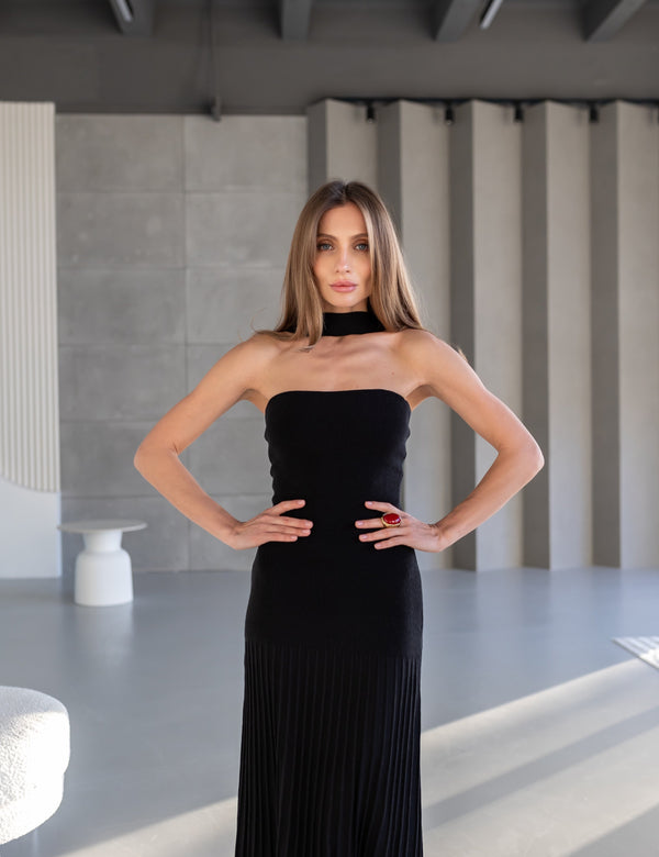 Emeline Strapless Pleated Dress – Black