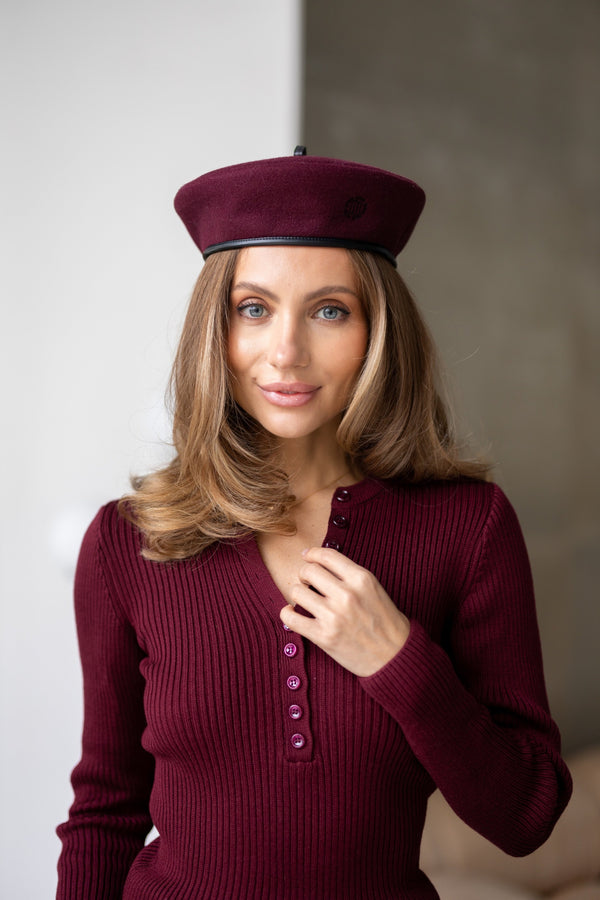 Elise Buttoned Knit Top – Burgundy