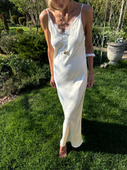Cléo Lace-Trim Satin Maxi – Milk White