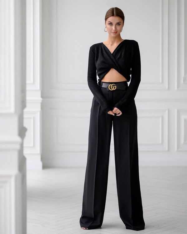 Renée Twist-Front Top