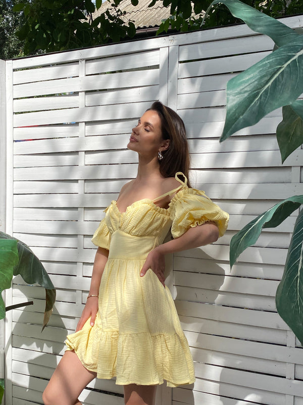 Flavie Off-Shoulder Tiered Mini Dress – Yellow