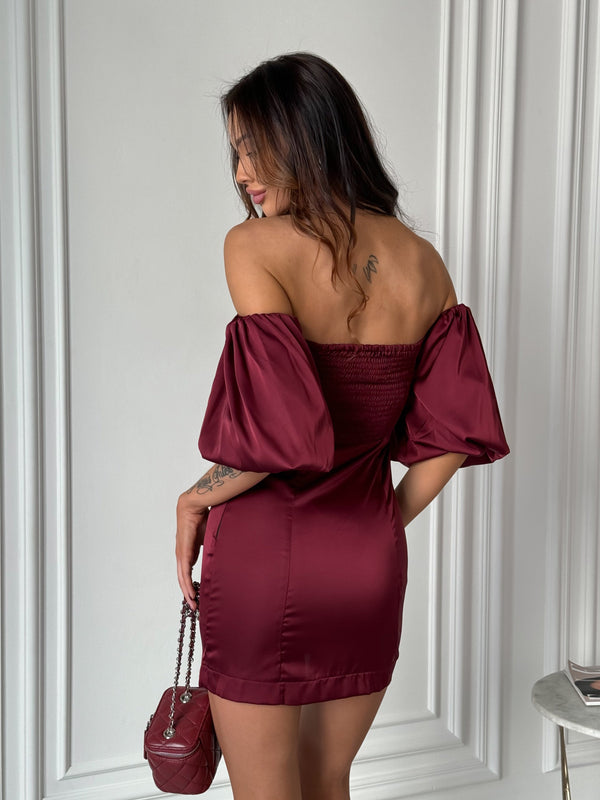 Sylvette Off-Shoulder Satin Mini Dress – Burgundy