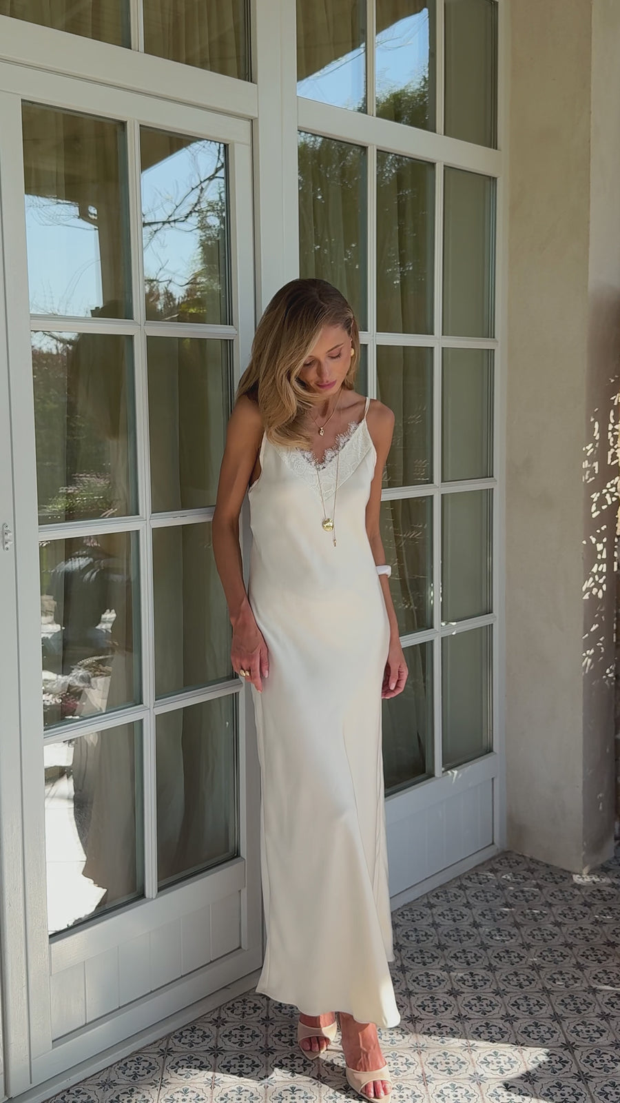 Cléo Lace-Trim Satin Maxi – Milk White - video