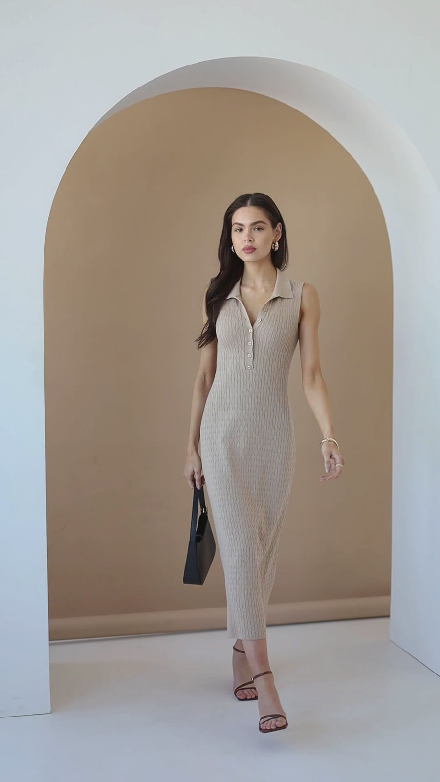 moreamor:z2h0D9k-FG_YE9cqIJNfs #beige