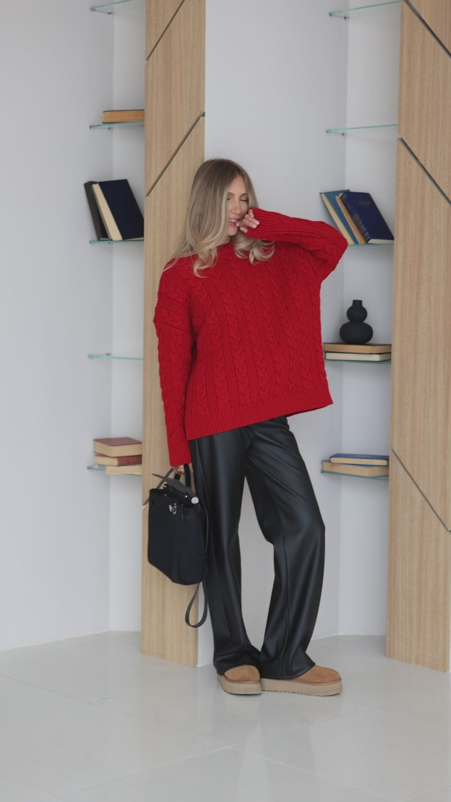 moreamor:yFAAyOC3dSots2_6FN3W_ #red