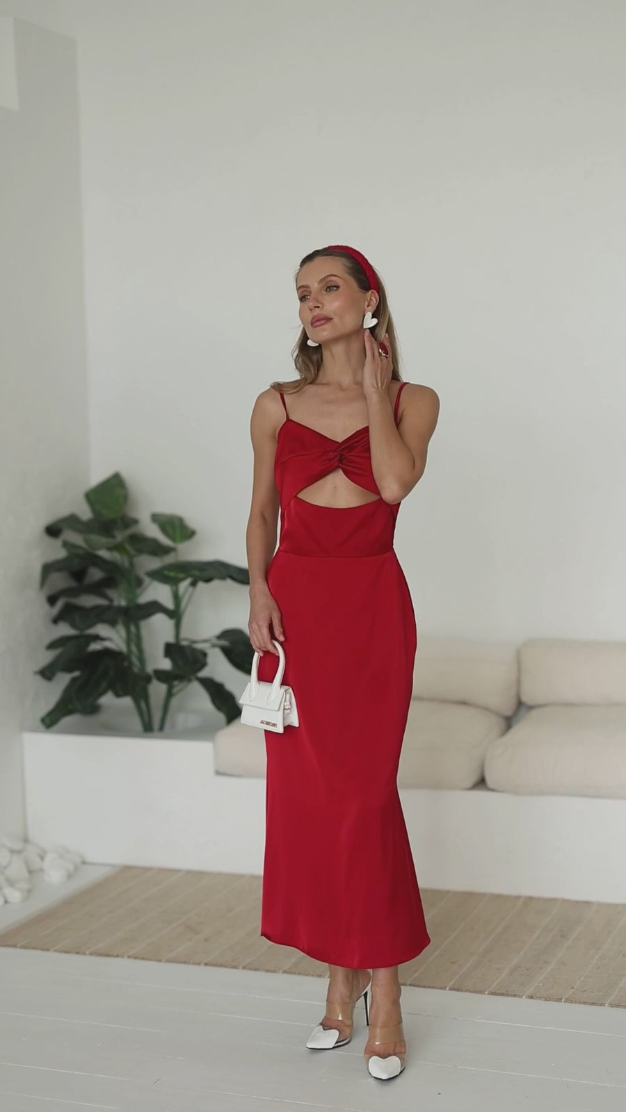 moreamor:hhhcPU1ydI7WDZVcrak-X #red