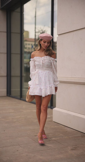 Rochie roșie cu umeri goi, din muselină, cu imprimeu floral